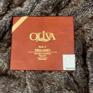 Oliva Serie V Melanio Cigar Box